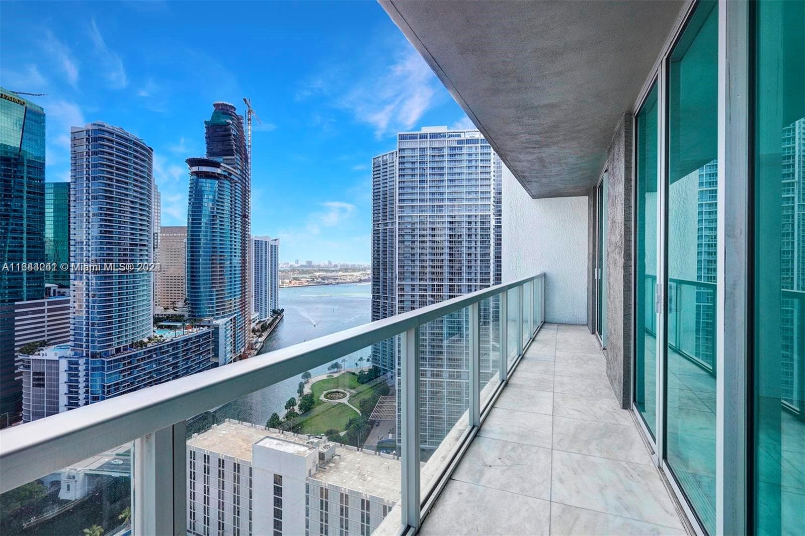 55 SE 6th St # 3401, Miami FL 33131 photo 2