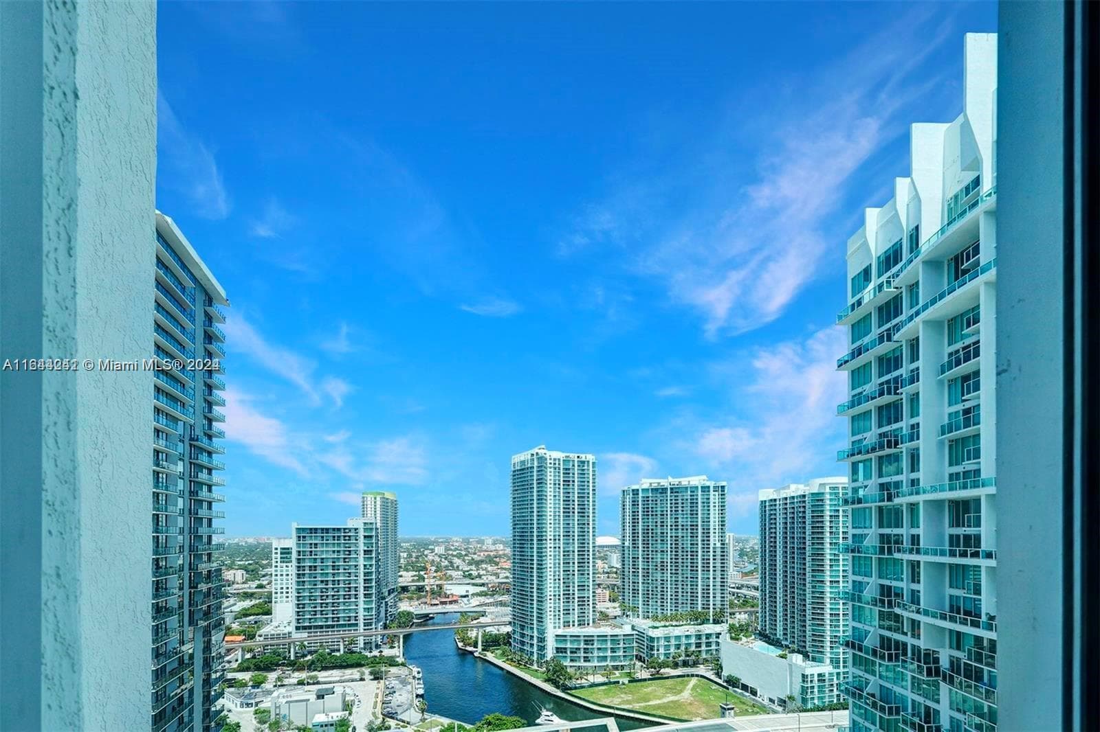 55 SE 6th St # 3401, Miami FL 33131 photo 3