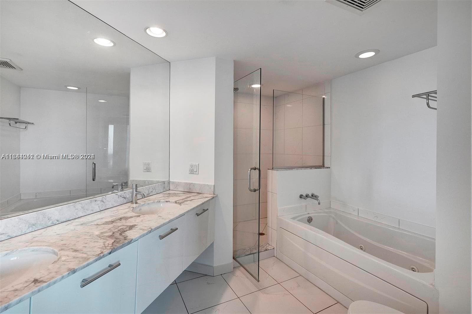 55 SE 6th St # 3401, Miami FL 33131 photo 4