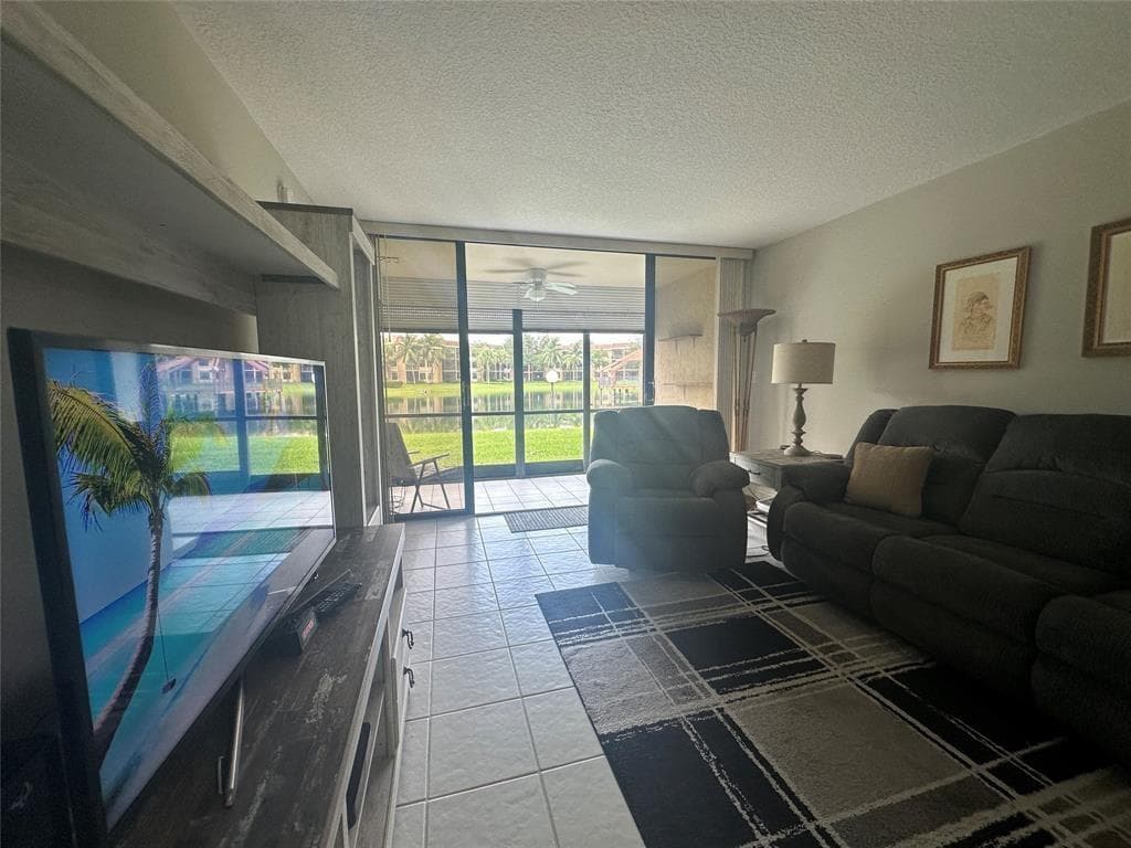 5609 Coral Lake # 109, Margate FL 33063 photo 4