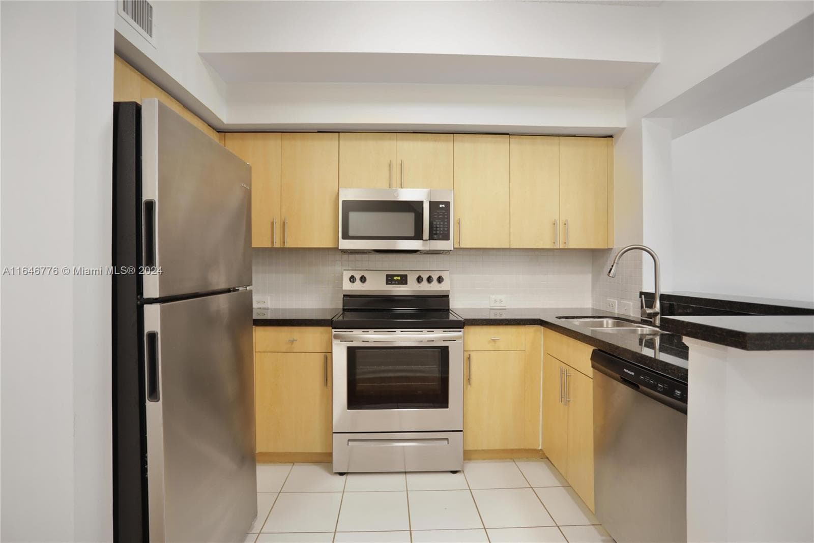 2941 NE 185th St # 1305, Miami FL 33180 photo 5