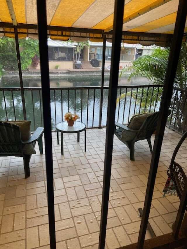 16023 Kingsmoor Way, Miami Lakes FL 33014 photo 5