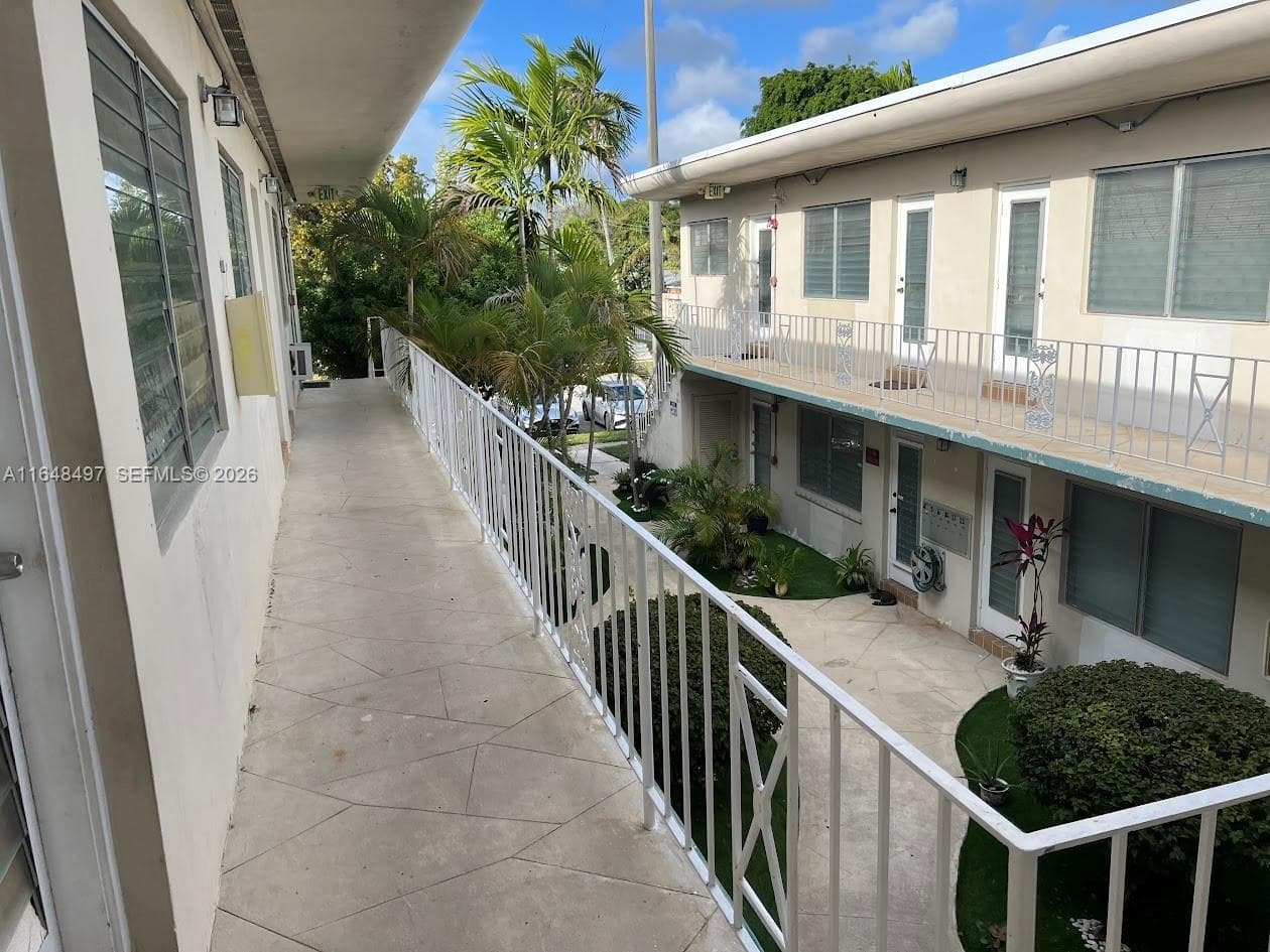 2072 NE 169th St # Apartments # 5, 9, 11, 12, North Miami Beach FL 33162 photo 5