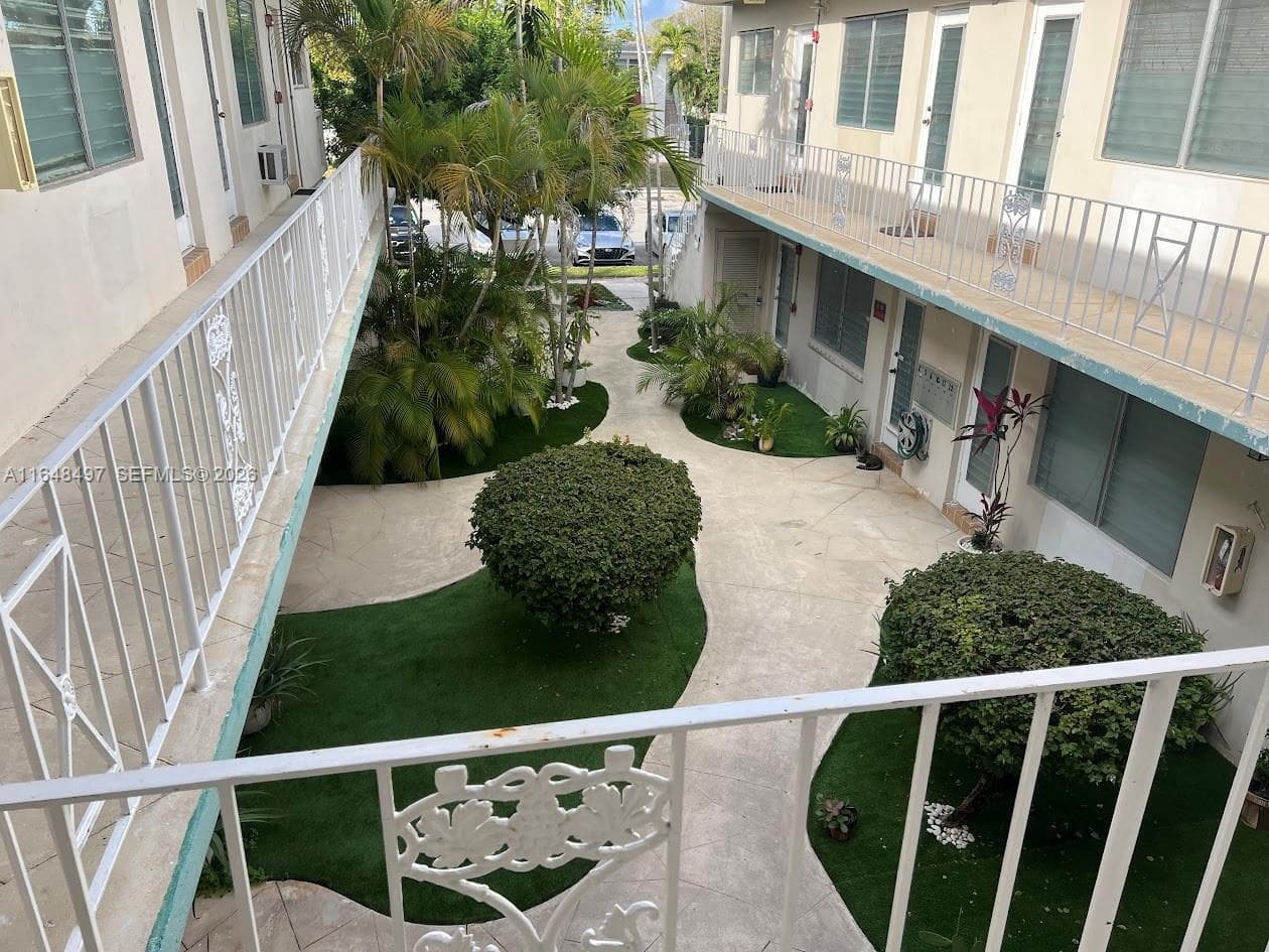 2072 NE 169th St # Apartments # 5, 9, 11, 12, North Miami Beach FL 33162 photo 4
