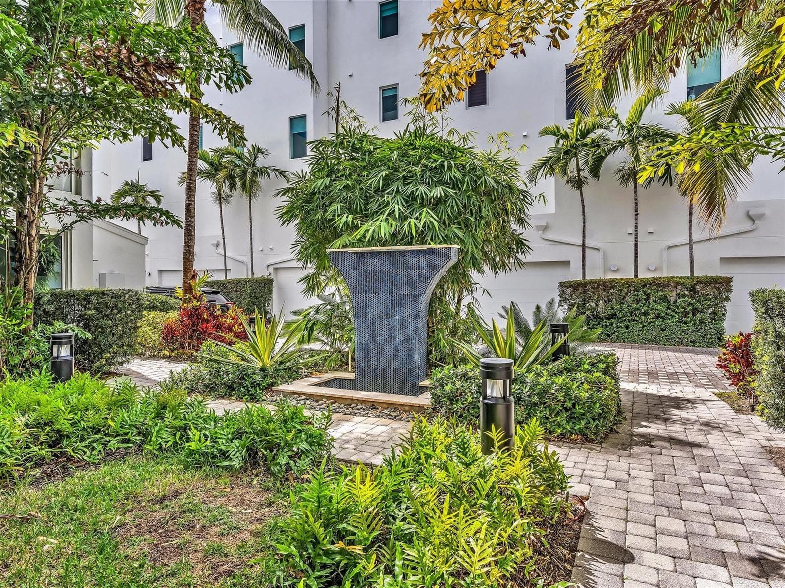 733 NE 4th Avenue # 733, Fort Lauderdale FL 33304 photo 2
