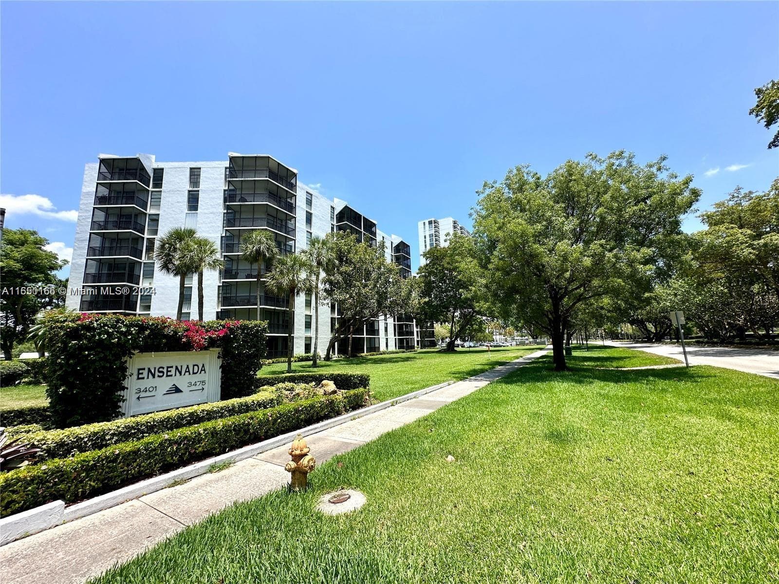3475 N Country Club Dr # 204, Aventura FL 33180