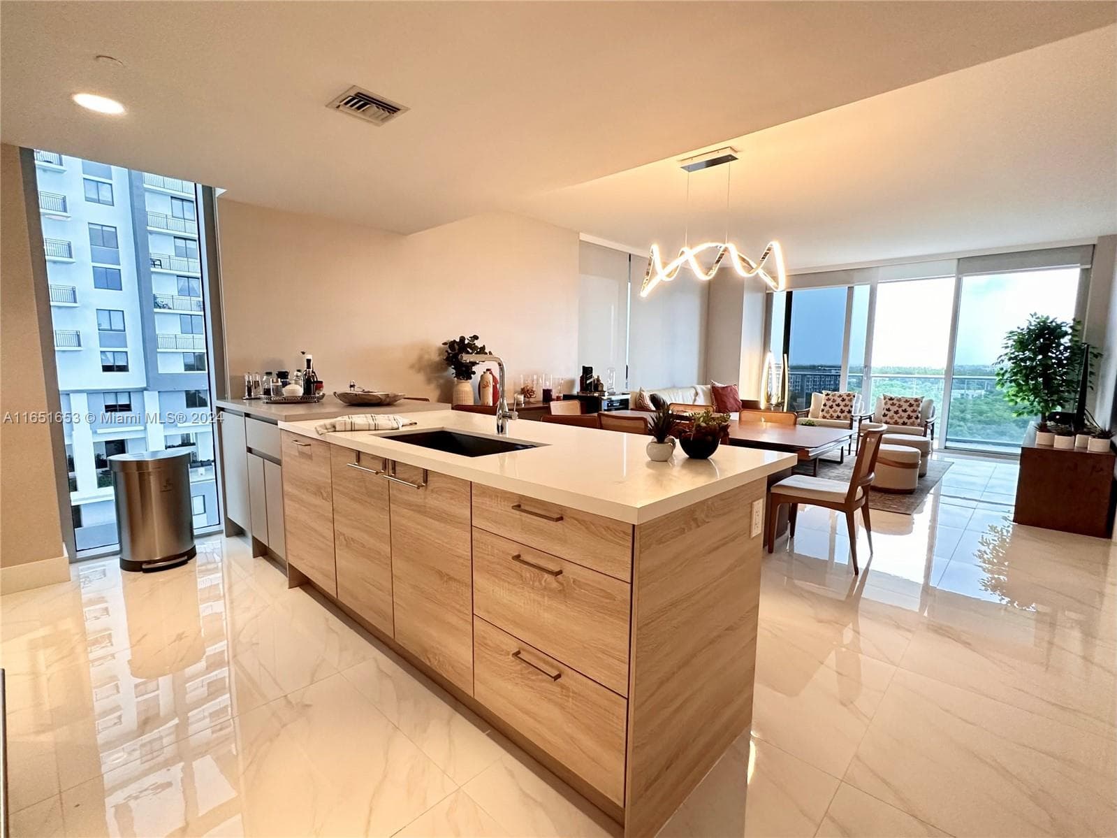 16385 Biscayne Blvd # 1201, North Miami Beach FL 33160 photo 4