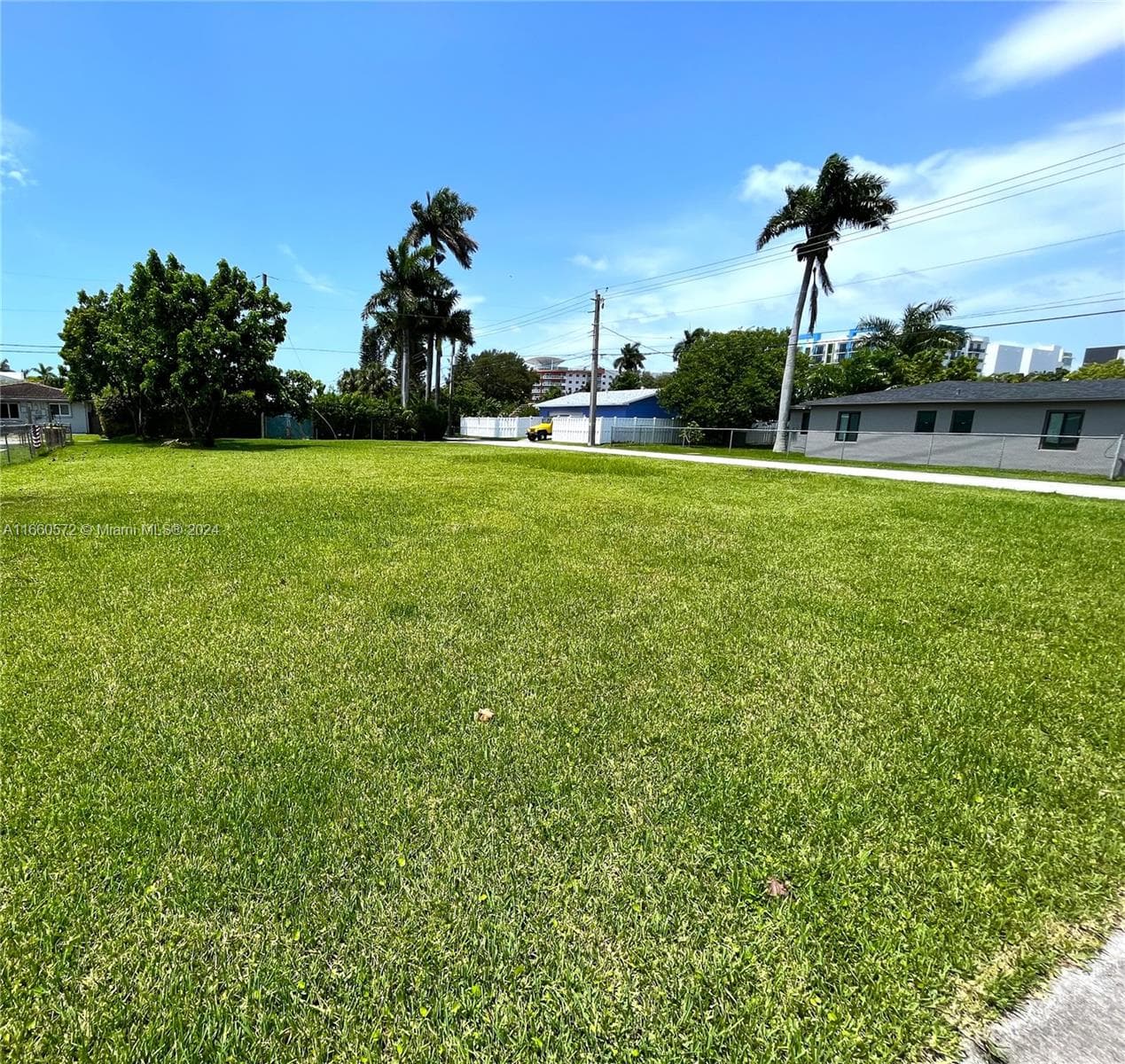 212 NE 1st St, Dania Beach FL 33004