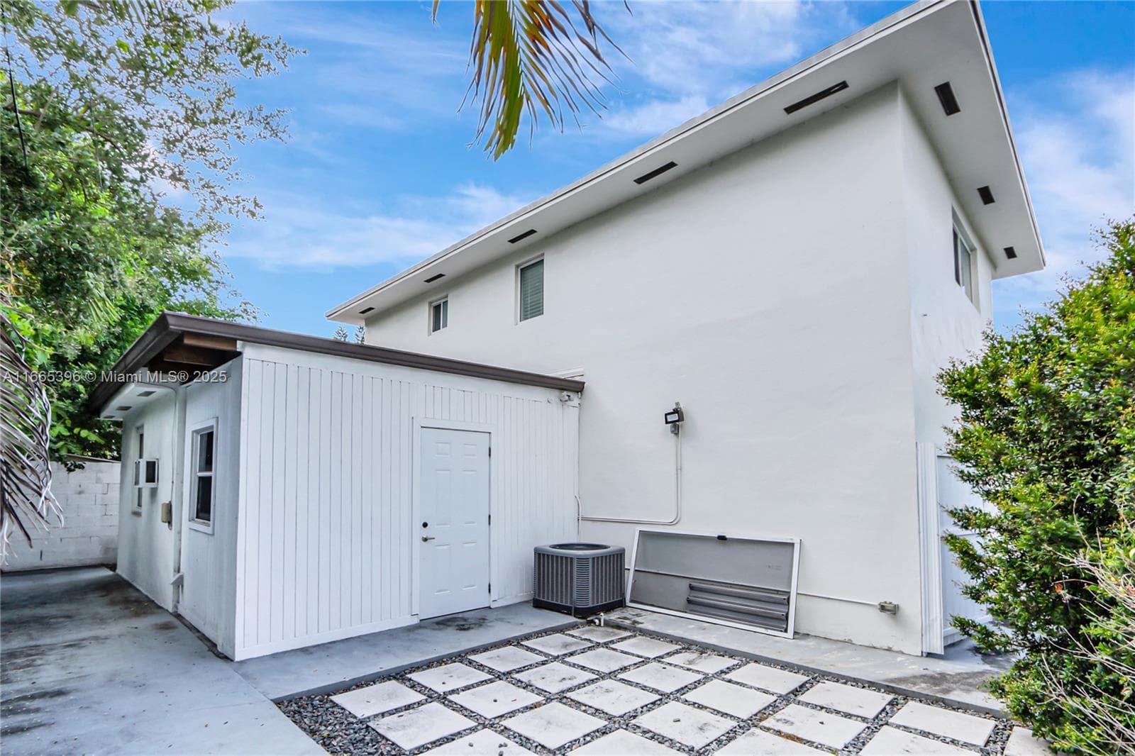 1359 SW 11th St, Miami FL 33135 photo 4