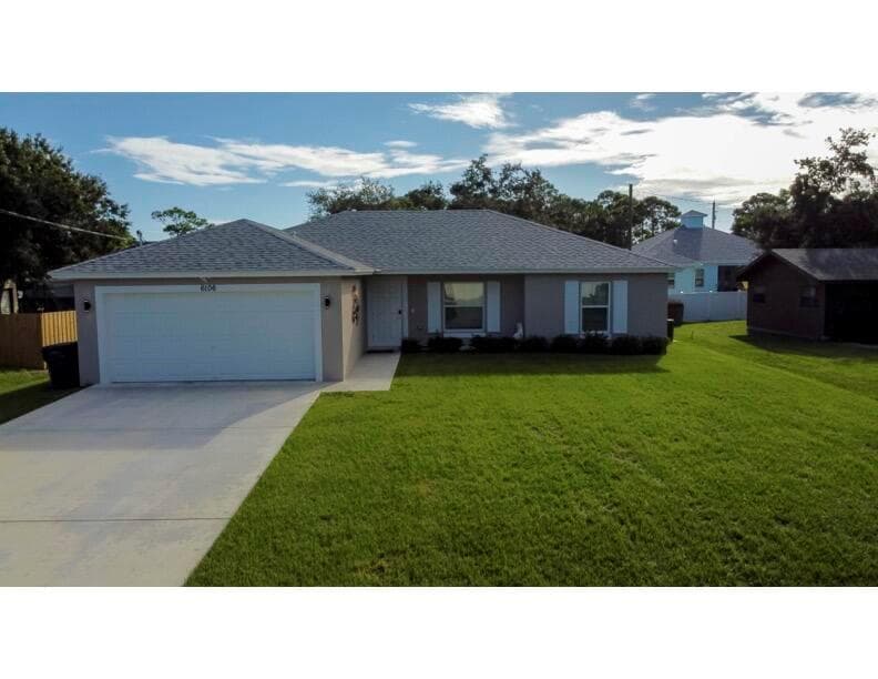 6106 Bamboo Drive, Fort Pierce FL 34982 photo 2