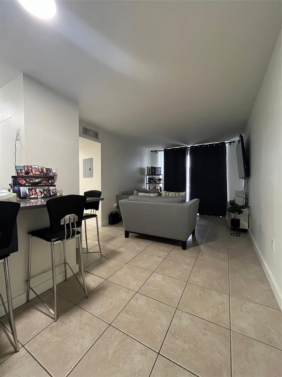 8075 NW 7th St # 109, Miami FL 33126 photo 2