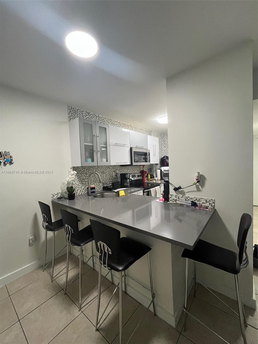 8075 NW 7th St # 109, Miami FL 33126 photo 3