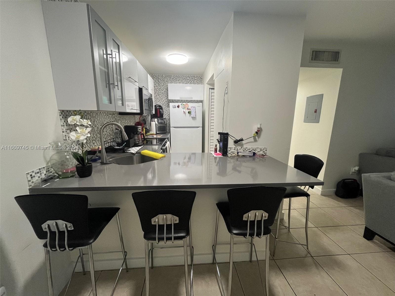 8075 NW 7th St # 109, Miami FL 33126 photo 4