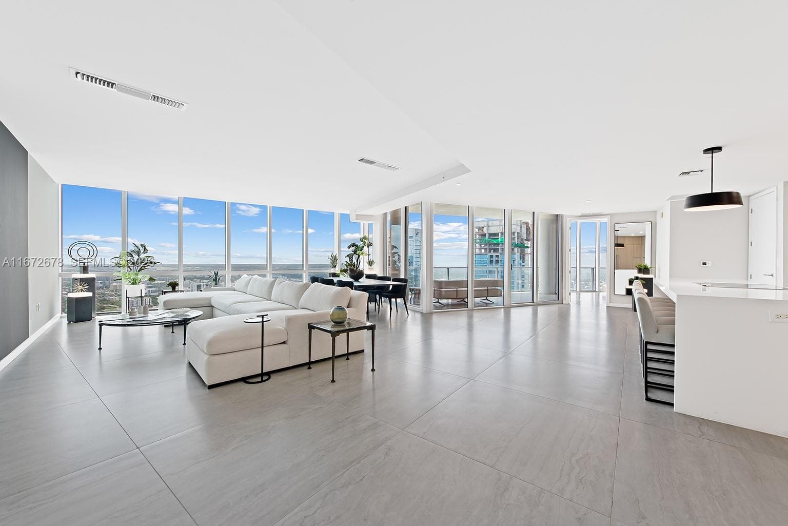 851 NE 1st Ave # 5402, Miami FL 33132 photo 3
