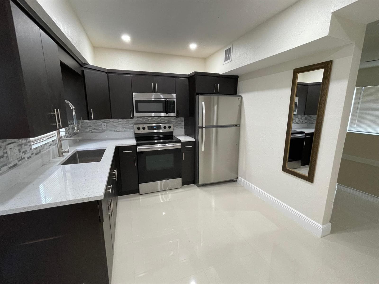 1809 NW 13th Court, Fort Lauderdale FL 33311 photo 3