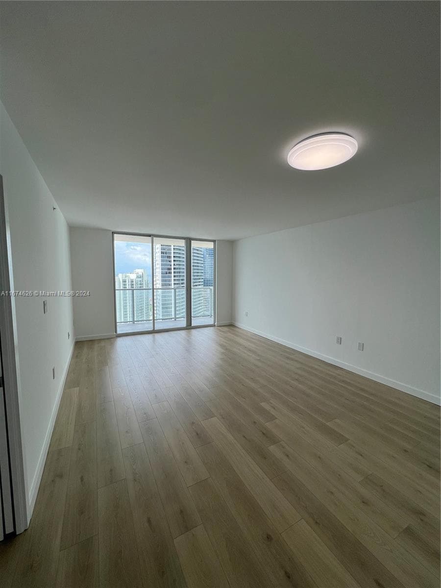 1155 Brickell Bay Dr # 3205, Miami FL 33131 photo 4