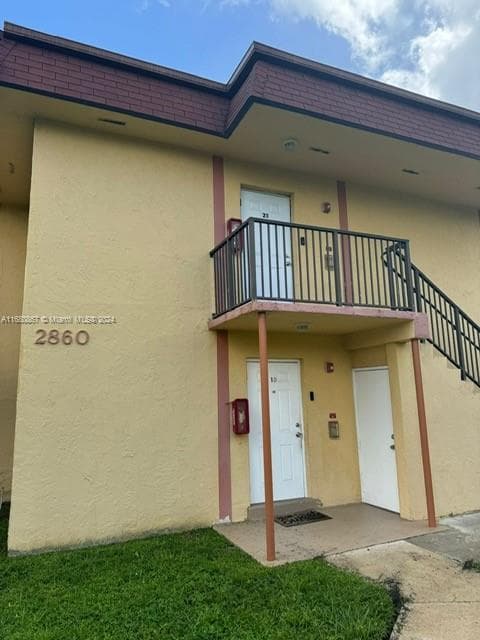2860 NW 55th Ave # 2D, Lauderhill FL 33313 photo 2