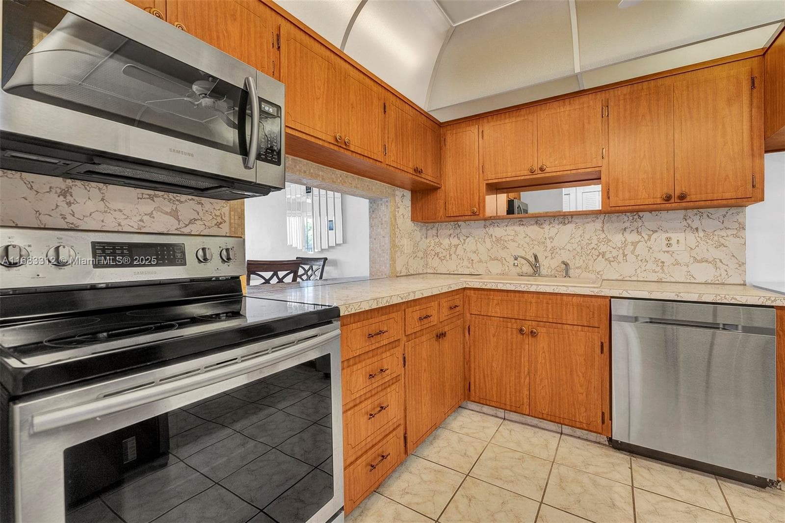 330 SE 2nd St # 303F, Hallandale Beach FL 33009 photo 2