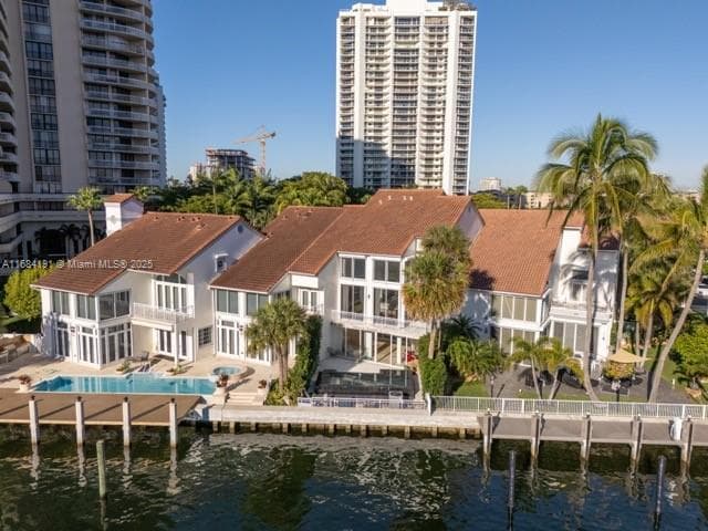 19555 NE 37th Ave, Aventura FL 33180 photo 2