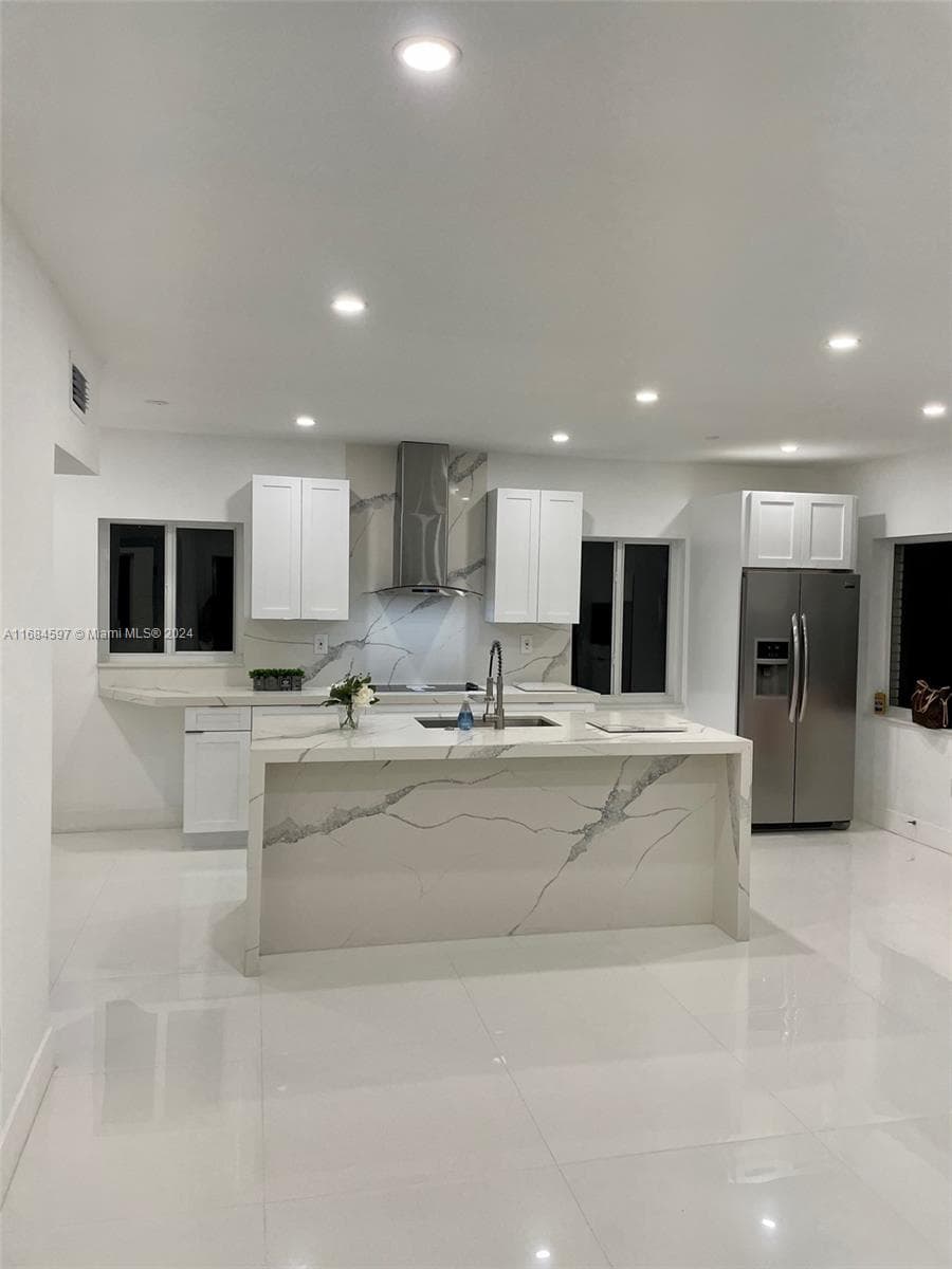 1201 Marseille Dr # 17, Miami Beach FL 33141 photo 4
