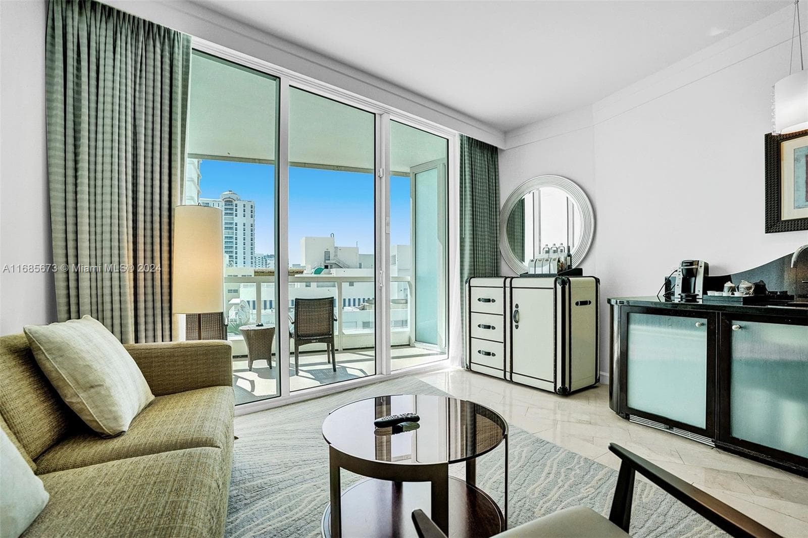4391 Collins Ave # 915, Miami Beach FL 33140 photo 3