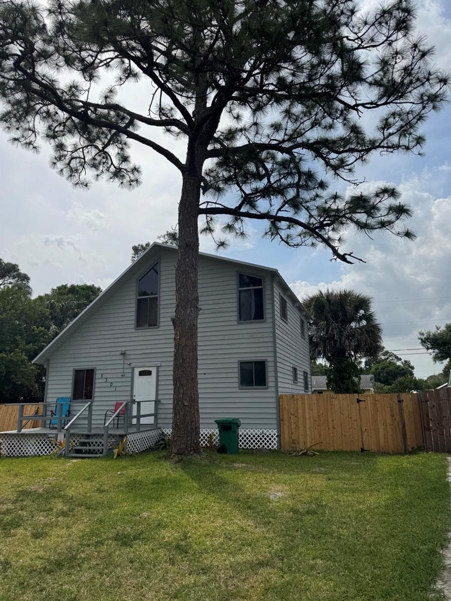 5301 Sunset Boulevard, Fort Pierce FL 34982 photo 3