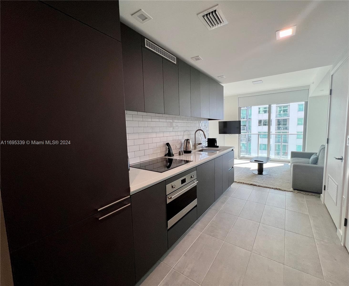 227 NE 2nd St # 2613, Miami FL 33132 photo 3