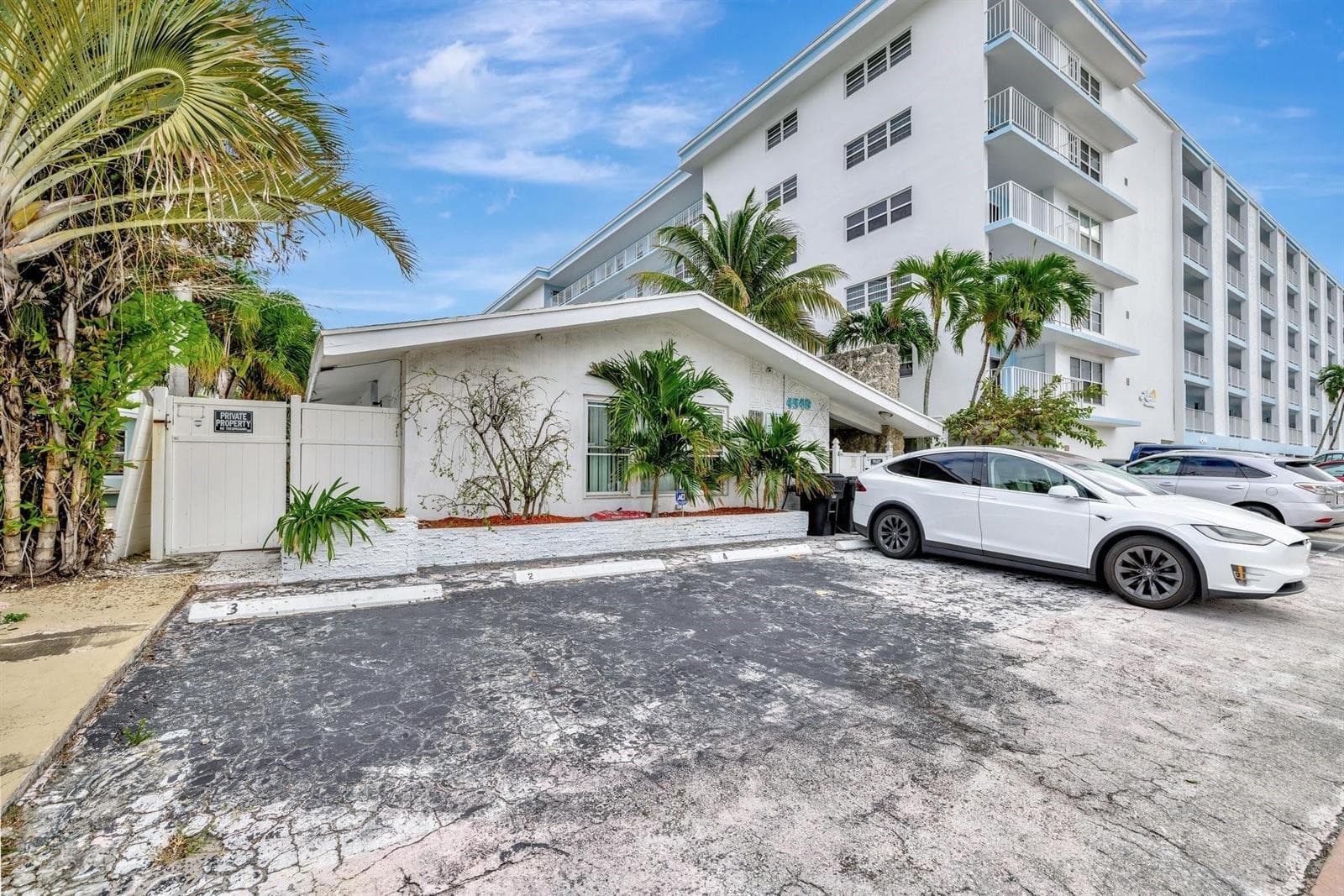 4548 N Ocean, Lauderdale By The Sea FL 33313 photo 2