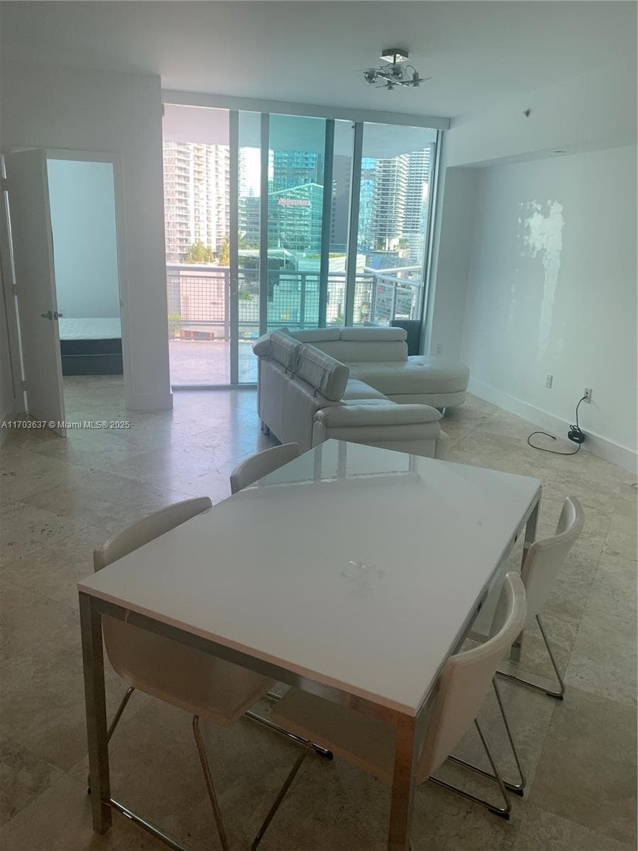 350 S Miami Ave # 1704, Miami FL 33130 photo 2