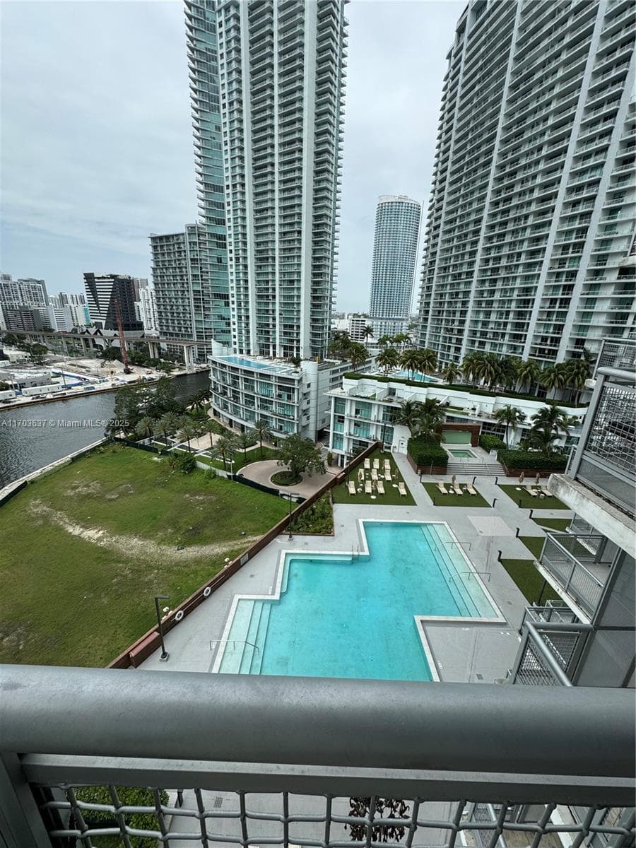 350 S Miami Ave # 1704, Miami FL 33130 photo 3