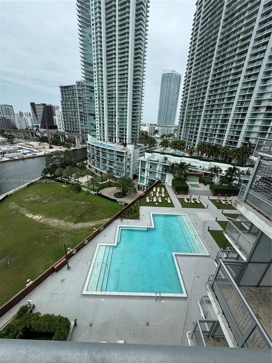 350 S Miami Ave # 1704, Miami FL 33130 photo 5