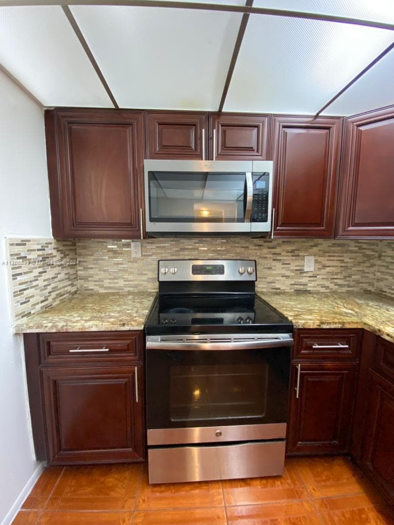 15600 NW 7th Ave # 520, Miami FL 33169 photo 3