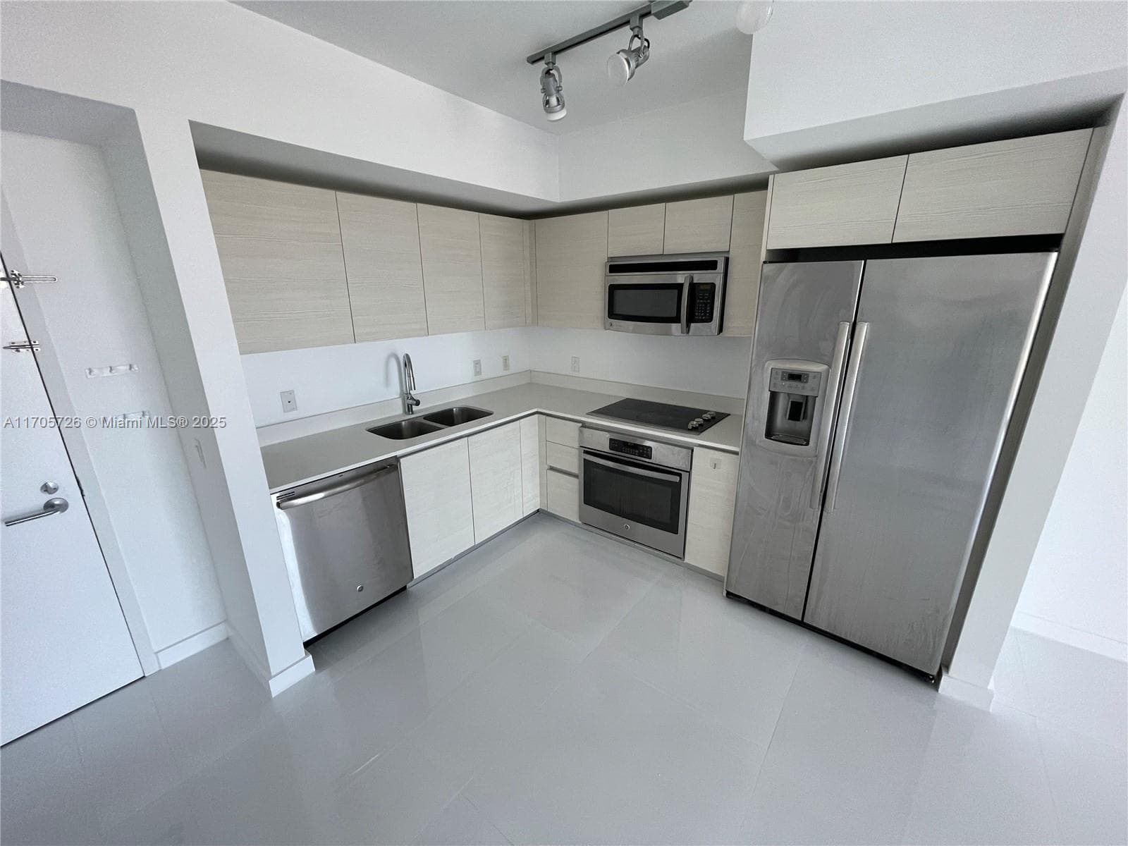 4250 Biscayne Blvd # 1104, Miami FL 33137 photo 3