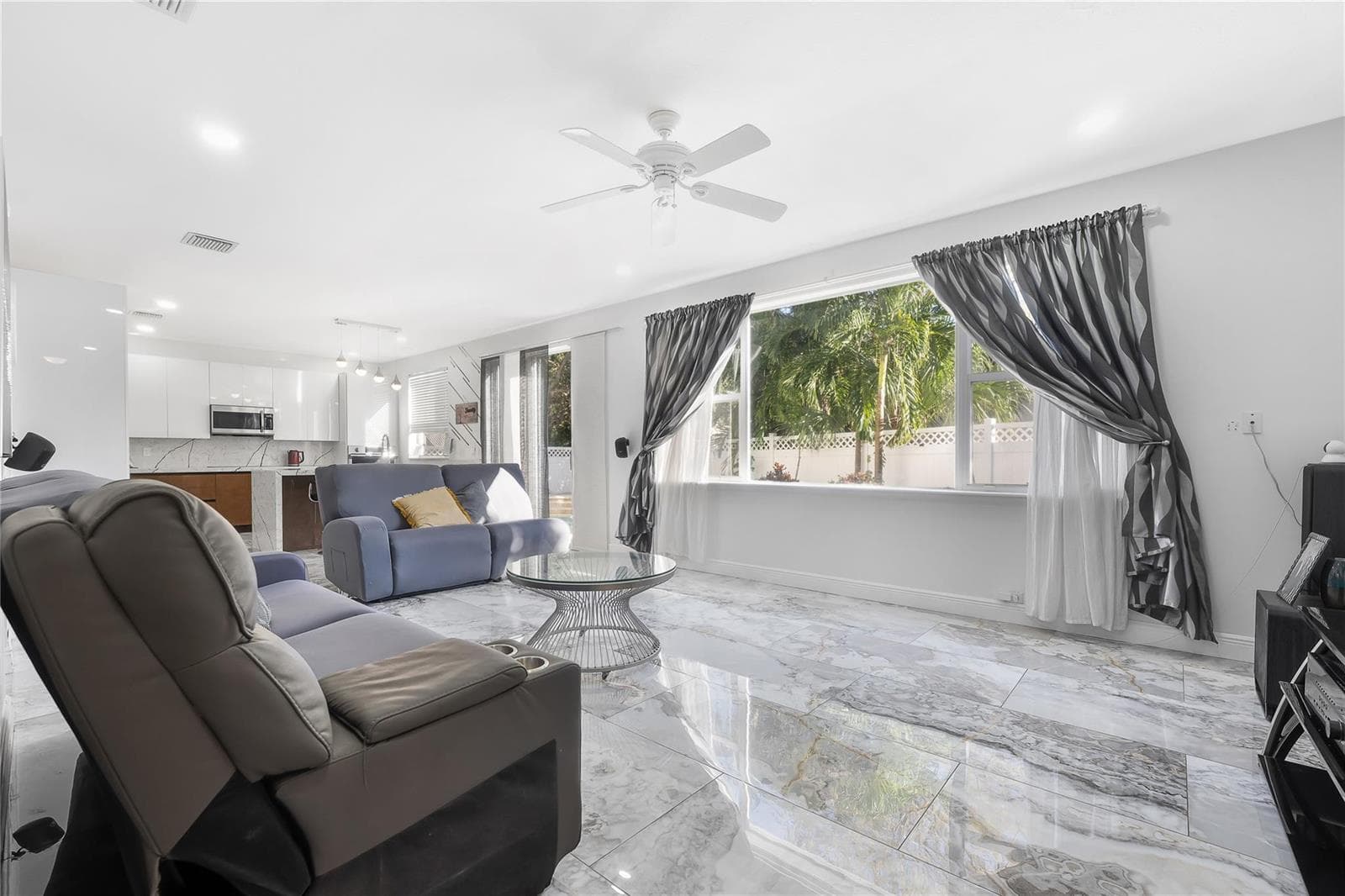 9526 NW 52nd Place, Coral Springs FL 33076 photo 4