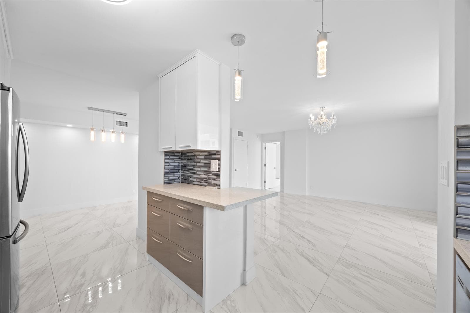 137 Golden Isles Drive # 914, Hallandale Beach FL 33009 photo 5