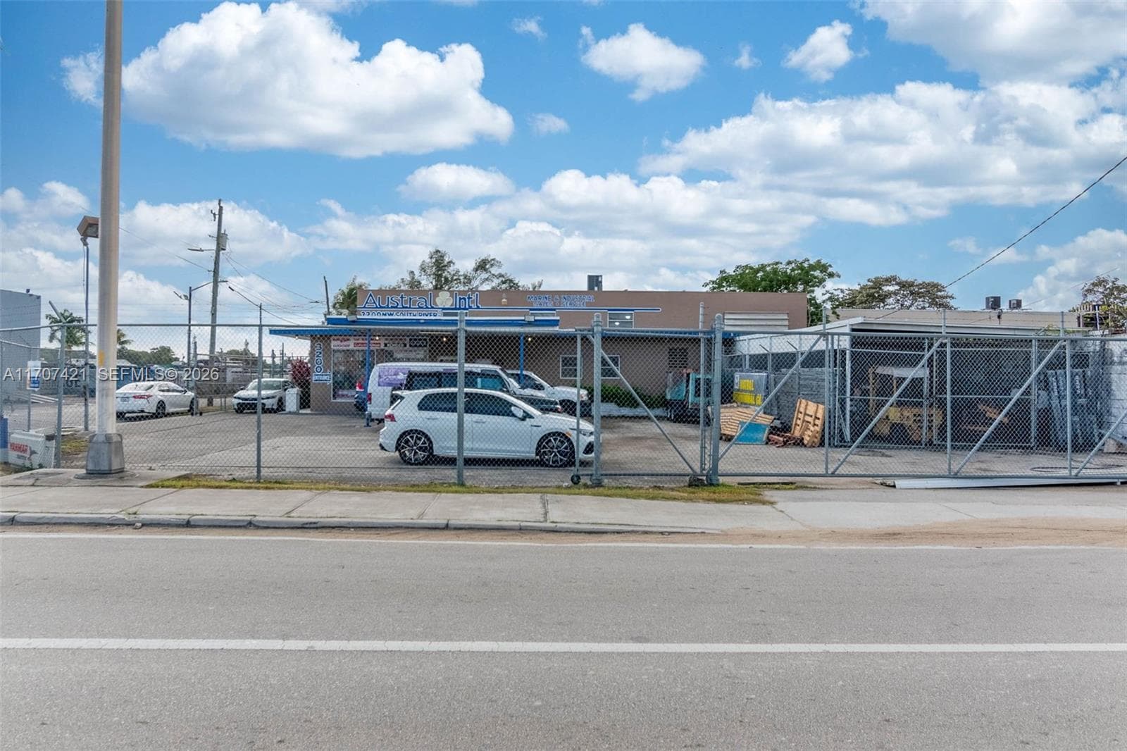3200 NW South River Dr, Miami FL 33142 photo 4