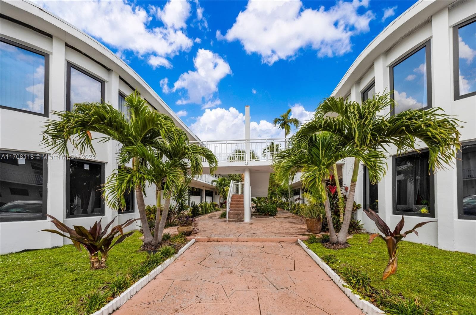 235 78th St, Miami Beach FL 33141 photo 5