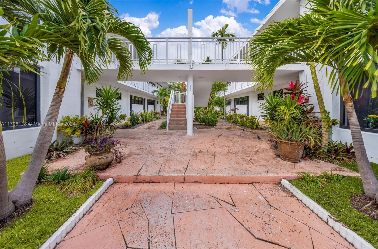 235 78th St, Miami Beach FL 33141 photo 4