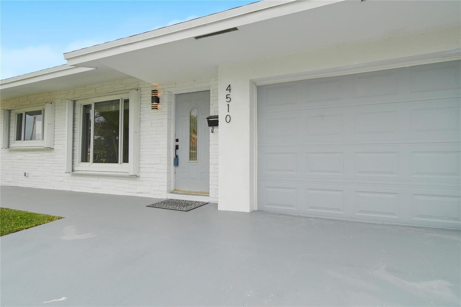 4510 NW 49th Drive, Tamarac FL 33319 photo 4