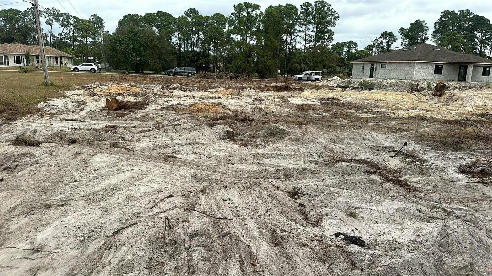 21 Mcarthur Avenue, Lehigh Acres FL 33936 photo 2