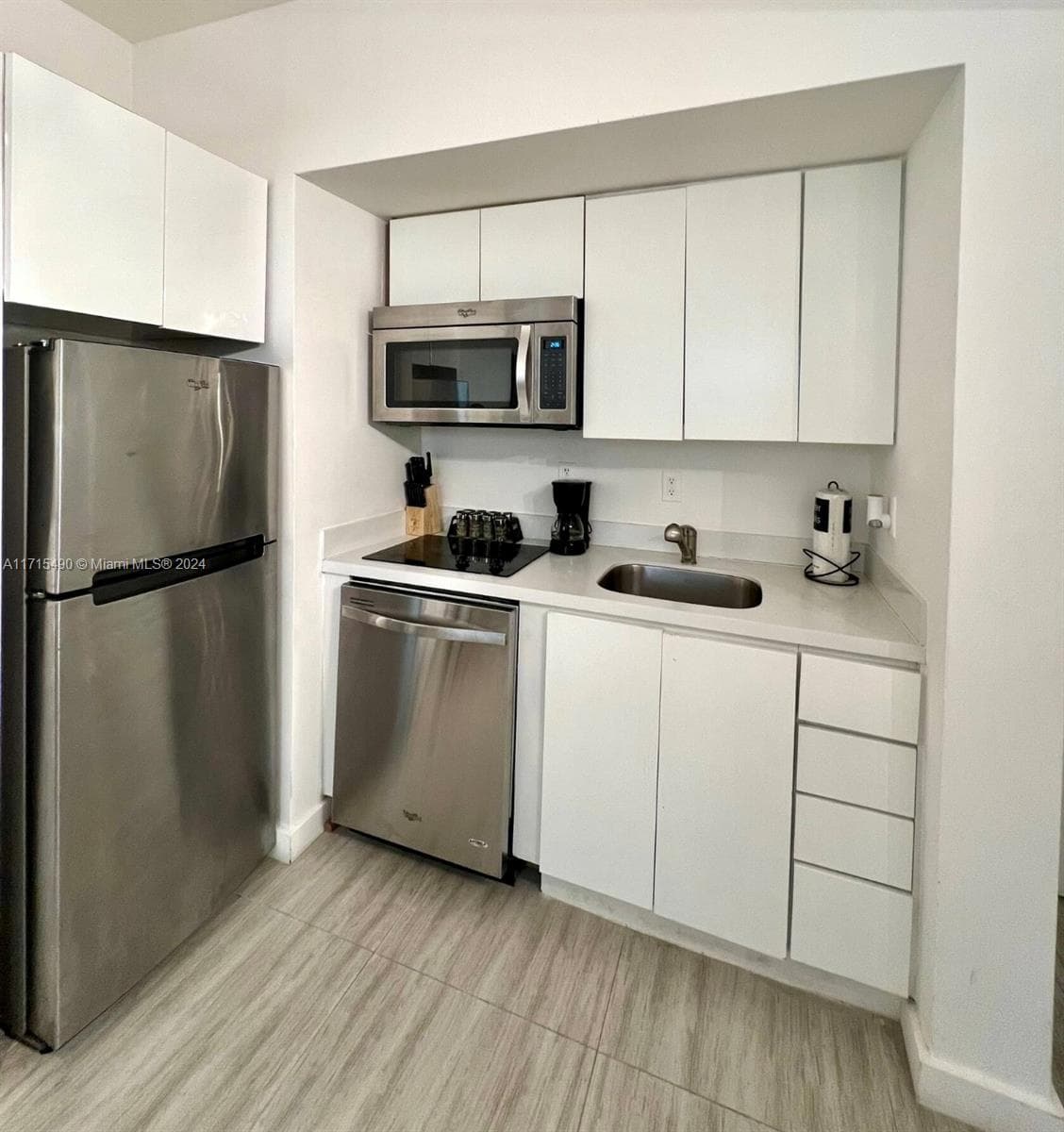 1611 Meridian Ave # 102, Miami Beach FL 33139 photo 2