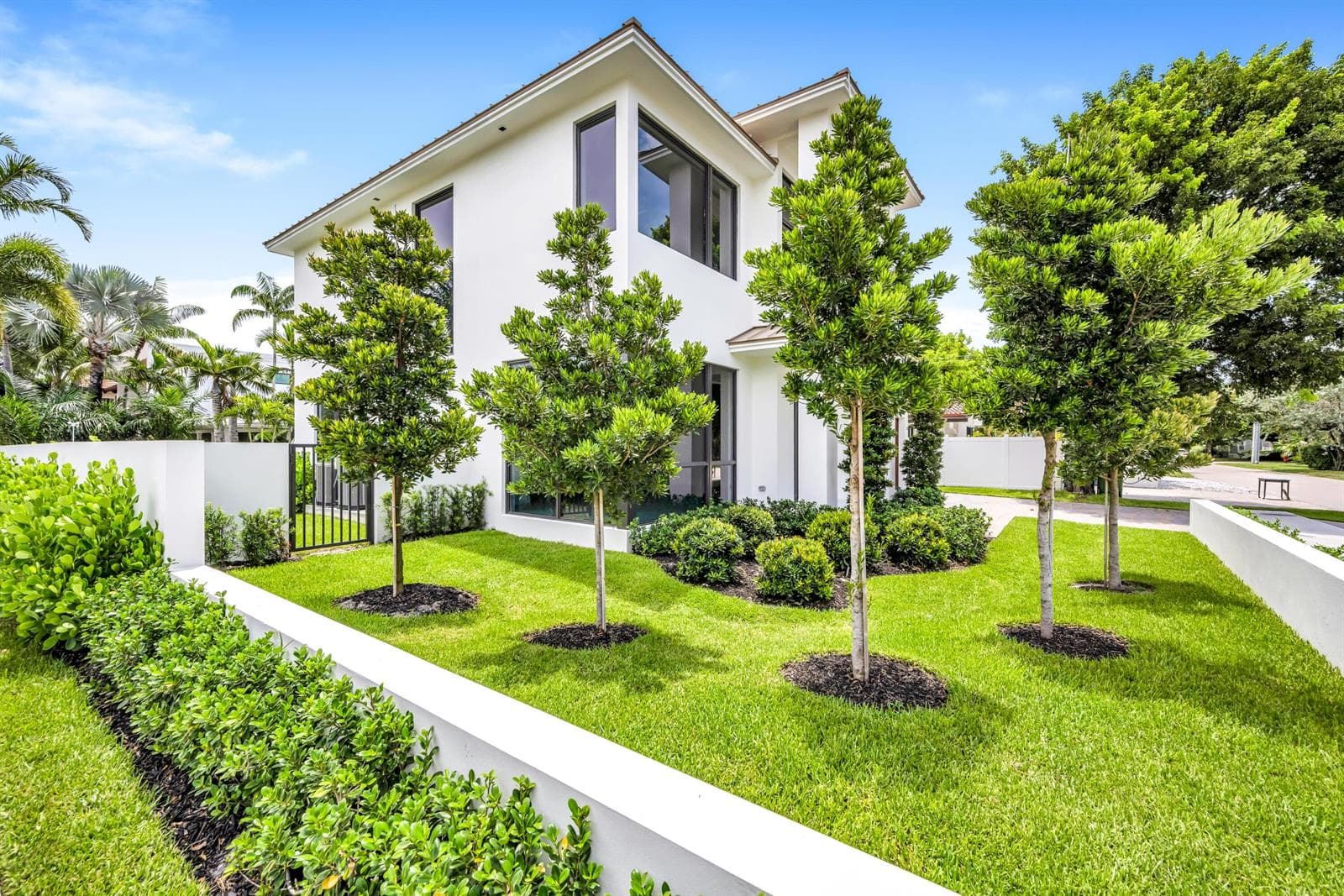 445 NE 11th Avenue, Fort Lauderdale FL 33301 photo 3