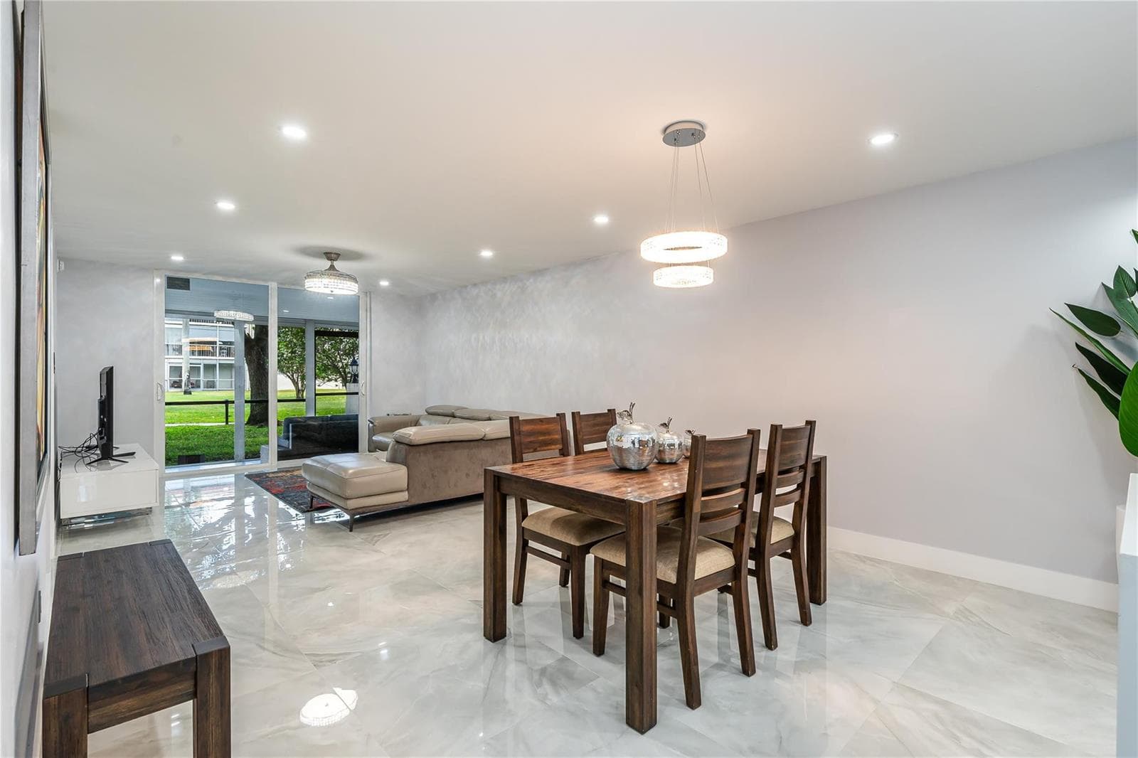 9523 S Hollybrook Lake Drive # 102, Pembroke Pines FL 33025 photo 5