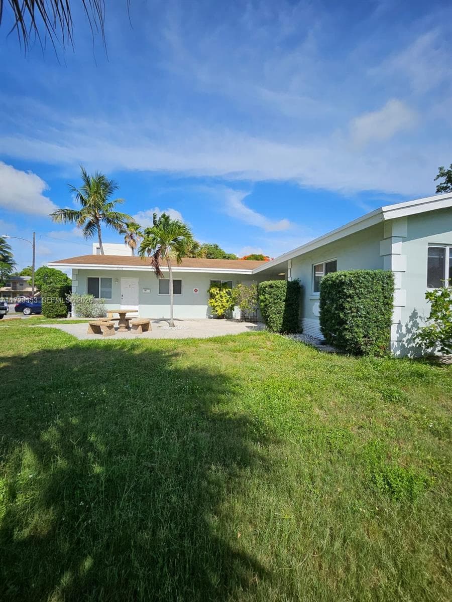 1231 NE 23rd Ave, Pompano Beach FL 33062 photo 2