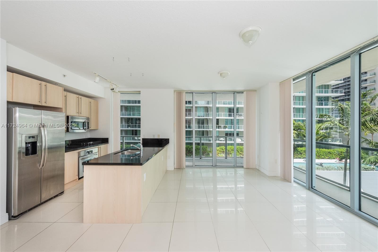 79 SW 12th St, Miami FL 33130 photo 2
