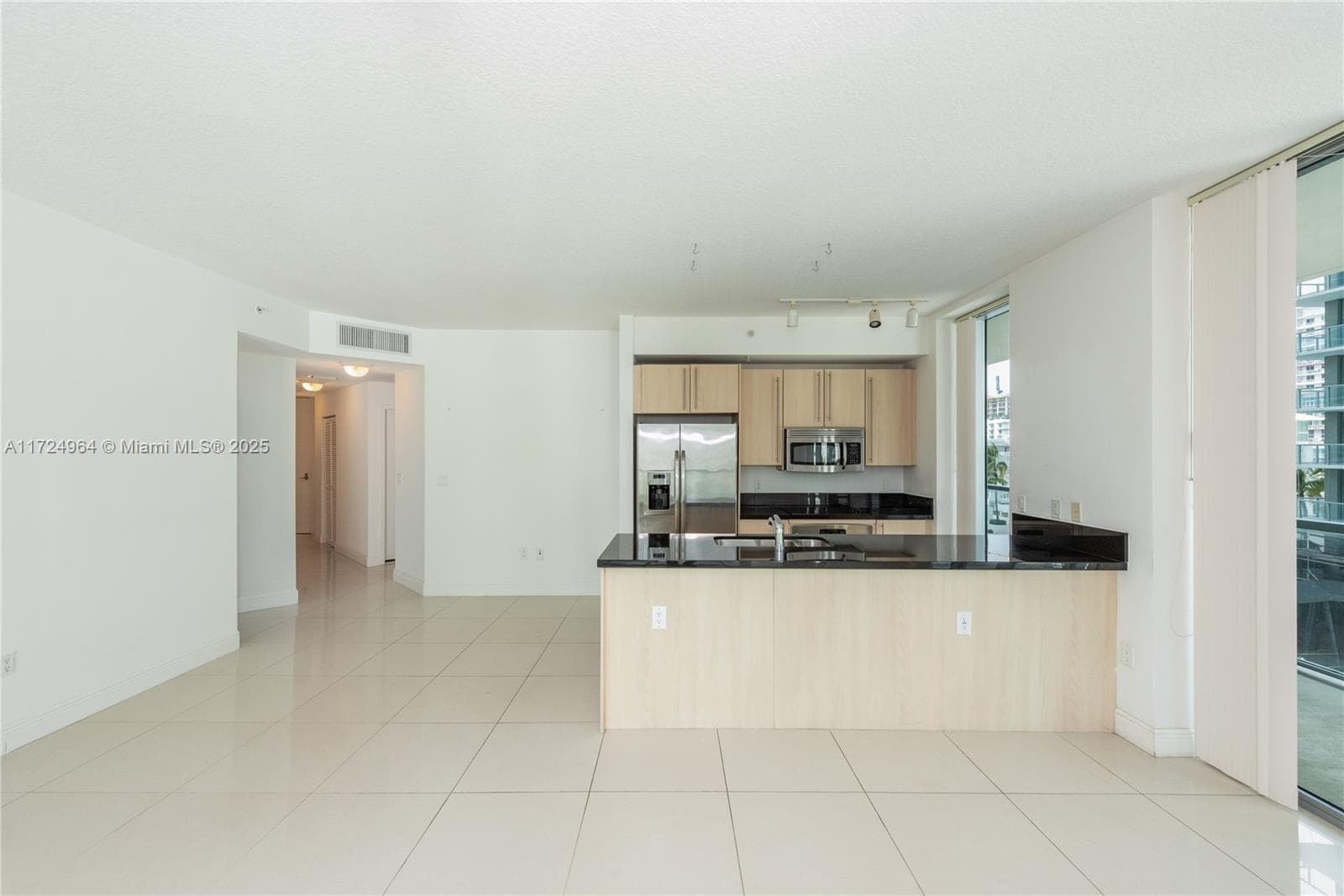 79 SW 12th St, Miami FL 33130 photo 3
