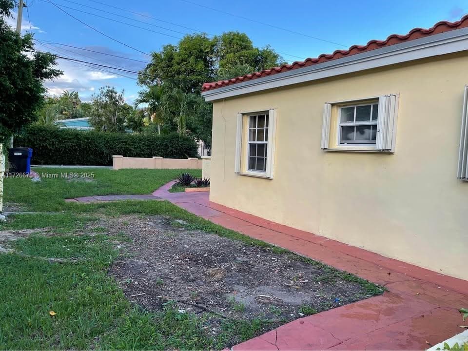 1223 NE 181st St, North Miami Beach FL 33162 photo 4