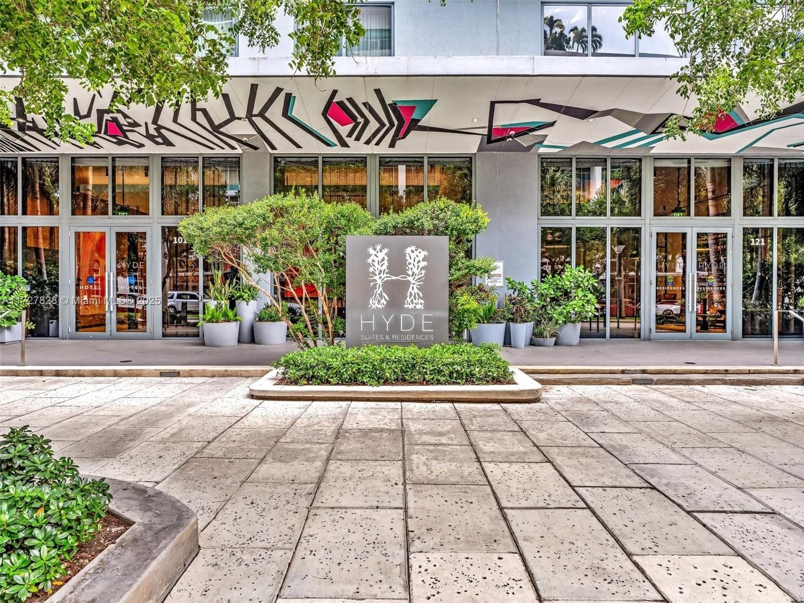 121 NE 34th St # 1005, Miami, FL 33137 photo 2