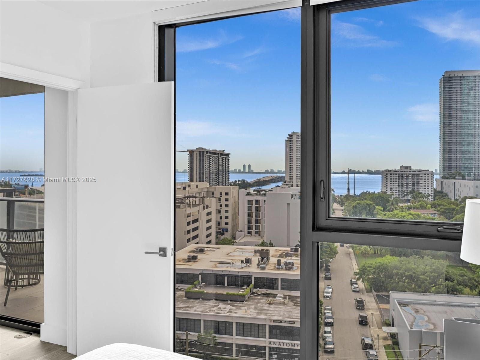 121 NE 34th St # 1005, Miami, FL 33137 photo 4
