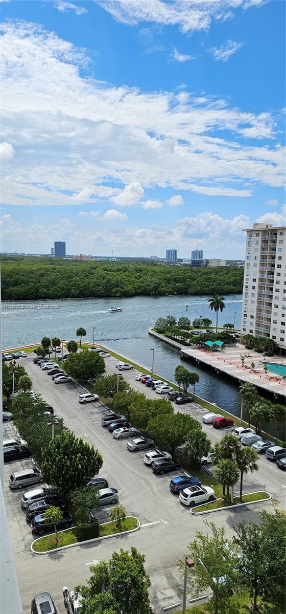 500 Bayview Dr # 1117, Sunny Isles Beach FL 33160